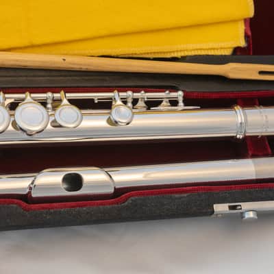 Jupiter JFL-511 Standard Silver-plated Flute *Cleaned & Serviced *Ready to play image 2