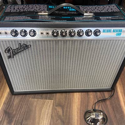 Fender '65 Deluxe Reverb Reissue 22-Watt 1x12" Guitar Combo 1994 - Present - Black image 4