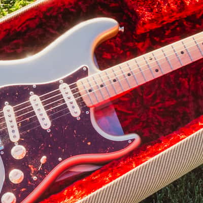 2017 Fender Classic Player '50s Stratocaster, Shoreline Gold W/ TORTOISE PICKGUARD! image 4