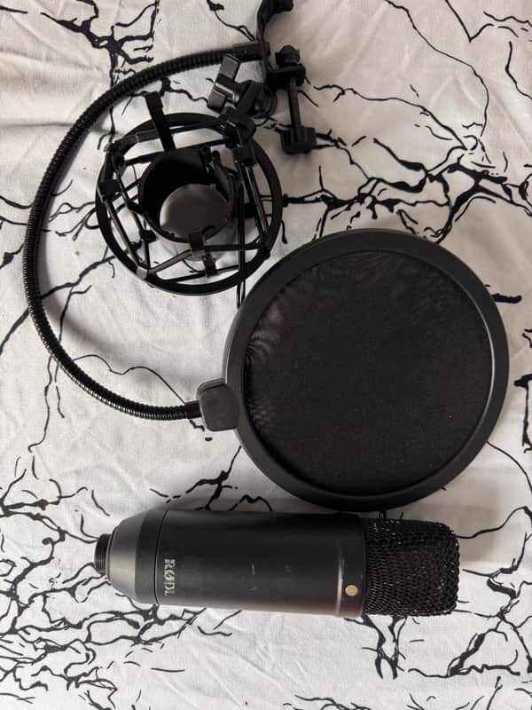 RODE NT1 Large Diaphragm Cardioid Condenser Microphone