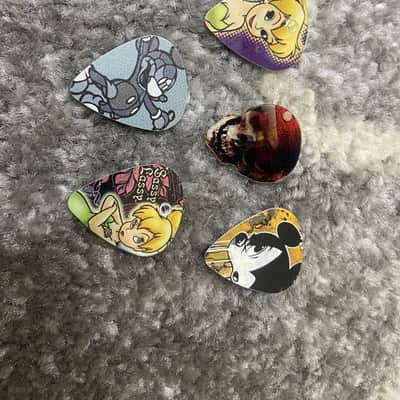 Huge lot of 500+ Disney, Mickey, Tinkerbell & other Guitar Picks by Hot Picks image 3