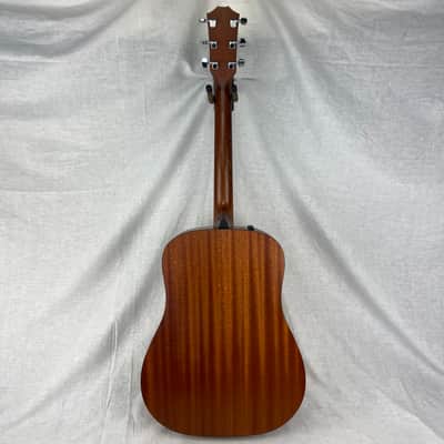 Taylor 110e with ES-T Electronics 2003 - 2015 - Natural image 4