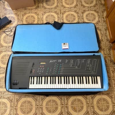 E-MU Systems Emax I SE 61-Key 8-Voice Sampler Workstation/SYNTHESIS ENGINE (w/ Soft Case)