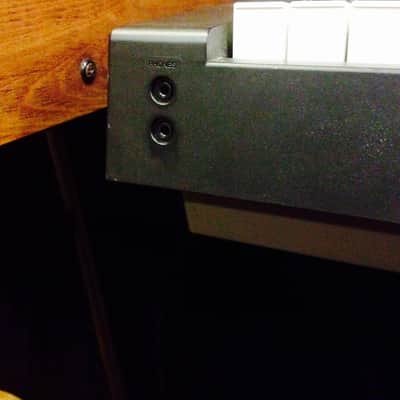 Yamaha P70 Contemporary Digital Piano Black image 4