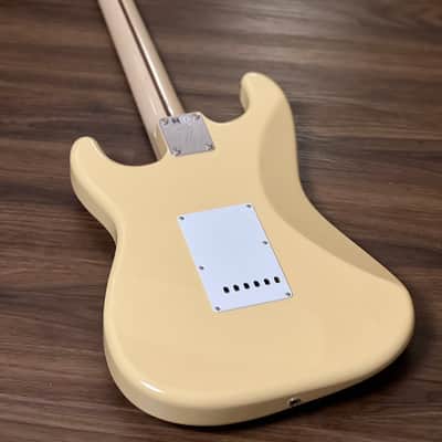 Fender Japan Yngwie Malmsteen Stratocaster in Yellow White image 5
