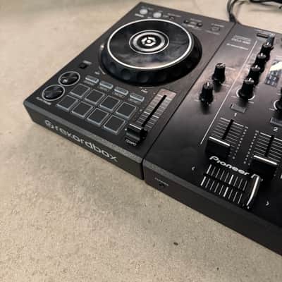 Pioneer DDJ-400 2-channel DJ controller for rekordbox (black) image 4