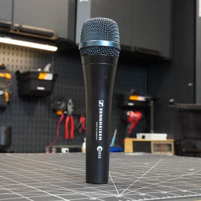 Sennheiser e935 Handheld Cardioid Dynamic Vocal Microphone 2003 - Present - Black