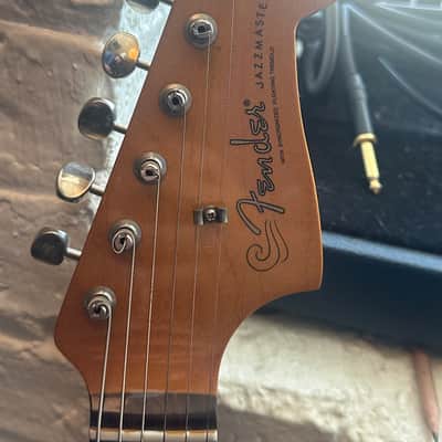 Fender Limited Edition Vintera II Road Worn '50s Jazzmaster 2025 3-Color Sunburst image 4
