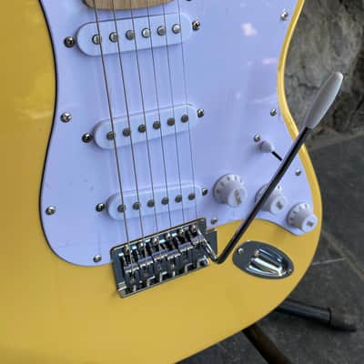 Vision Stratocaster ST5 Electric Guitar Starter Kit - Yellow - NEW image 9
