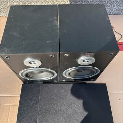 ONN Model 100008403 Bluetooth Wireless Channel 2.1 Stereo Bookshelf Speaker image 2