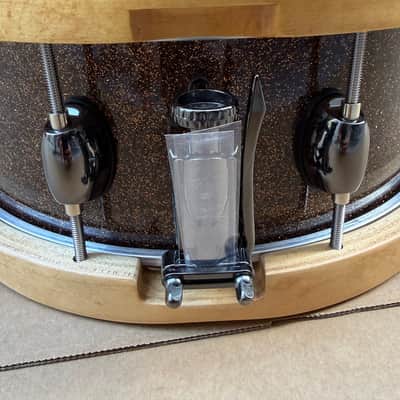 Dunnett Classic StereoPly 4-Ply Maple/Poplar Snare Drum w/ Wood Hoops Gold Sparkle 14x5'' image 3