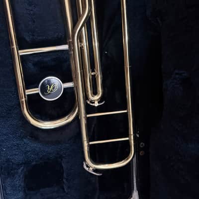 Valve trombone, with case and mouthpiece image 8