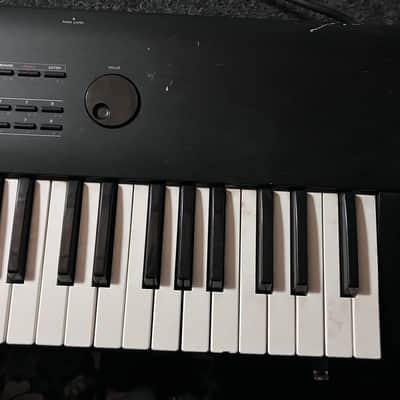 Roland D-70 76-Key Super LA Synthesizer 1990 - 1994 - Black image 7