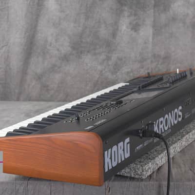 KORG KRONOS 2 61-Key Music Workstation Synthesizer in Excellent Condition image 10