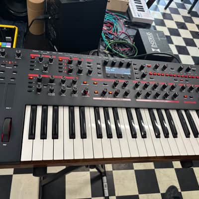 Sequential Pro 2 44-Key 4-Voice Monophonic / Paraphonic Synthesizer 2018 - 2020 - Black with Wood Sides image 1