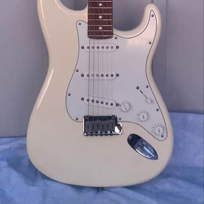 Fender Stratocaster 2006 - Cream/White image 1