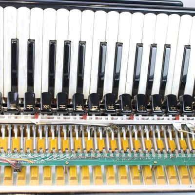 2863 - Black Beltuna Leader V Piano Accordion LMMMH 45 120 image 12