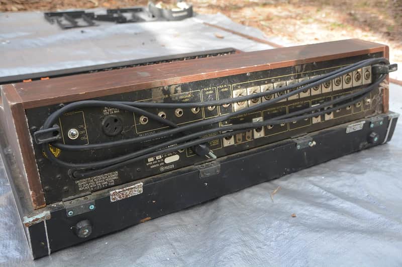 Yamaha PM-700 12-Channel Mixing Console image 2
