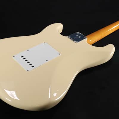 Fender Vintera III Late 60s Stratocaster Maple Fingerboard Olympic White 993 image 7
