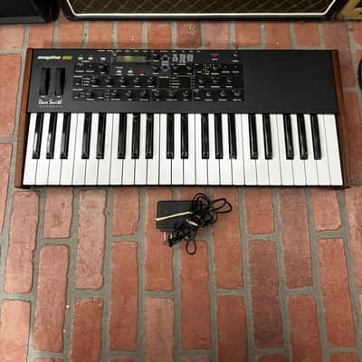 Dave Smith Instruments Mopho SE 42-Key Monophonic Synthesizer 2014 - 2016 - Black with Wood Sides