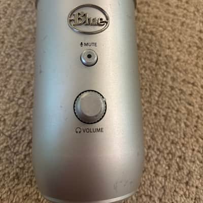 Blue Yeti Studio USB Mic 2010s - Silver image 2