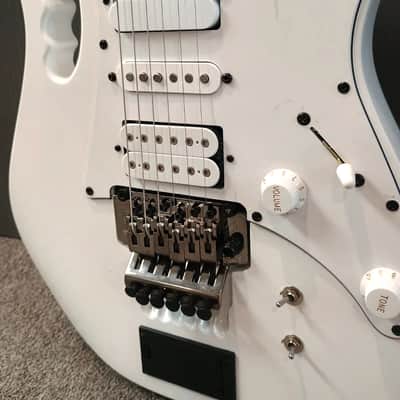 Ibanez JEM-JR-WH SUSTAINIAC Steve Vai Signature White image 10