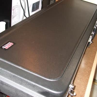 2008 Fender FSR Standard Jazz Bass with Pau Ferro Fretboard Ash body image 17