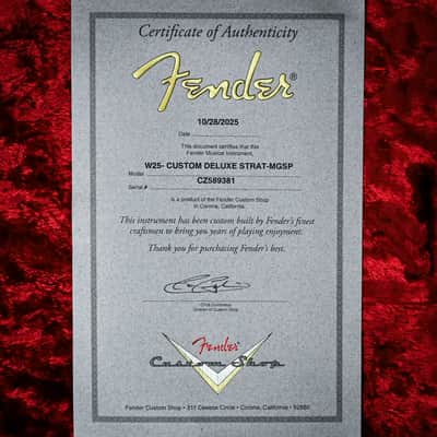 Fender Custom Shop Limited Edition Custom Deluxe Stratocaster NOS- Magenta Sparkle 2025 (CZ589381) image 6