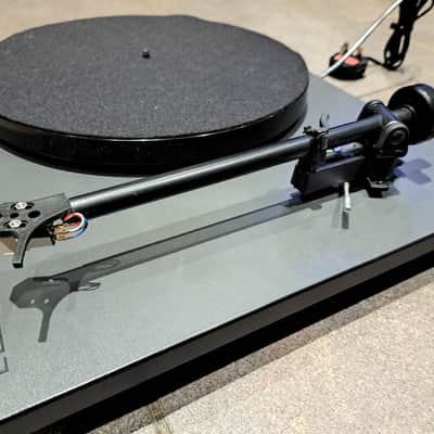 Rega RP1 2016 - Charcoal grey image 2