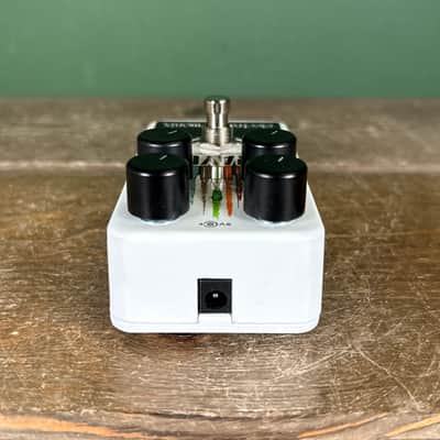 Electro-Harmonix Crayon 69 Full-Range Overdrive 2015 - Present - White with Vertical Crayons image 7