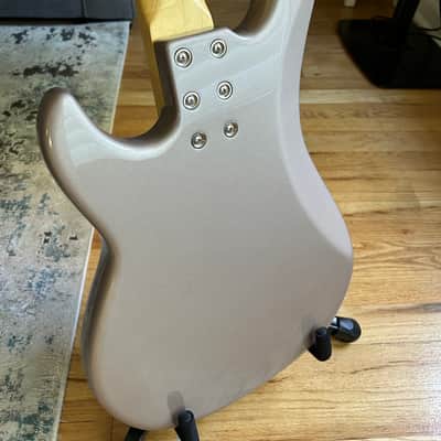 2022 G&L LB-100 <9lbs (USA) image 4
