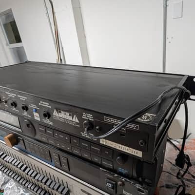 dbx 160XT Compressor / Limiter 2000s - Black image 3