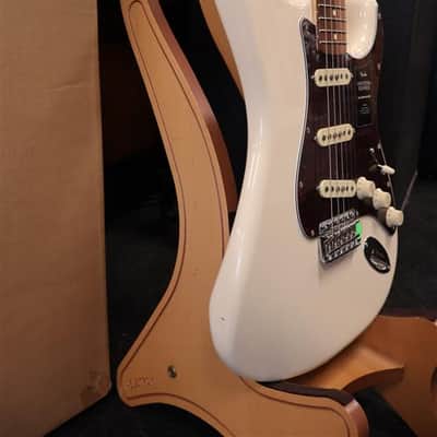 Fender Limited Edition Vintera '60s Stratocaster Olympic White (Used) image 8