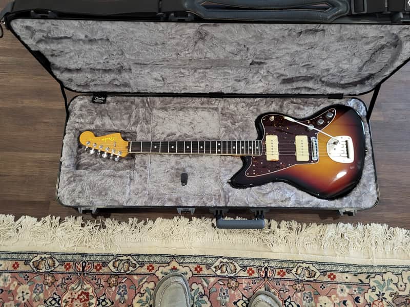 Fender American Ultra Jazzmaster Rosewood Fretboard Ultraburst w/ Descendant Vibrato!!