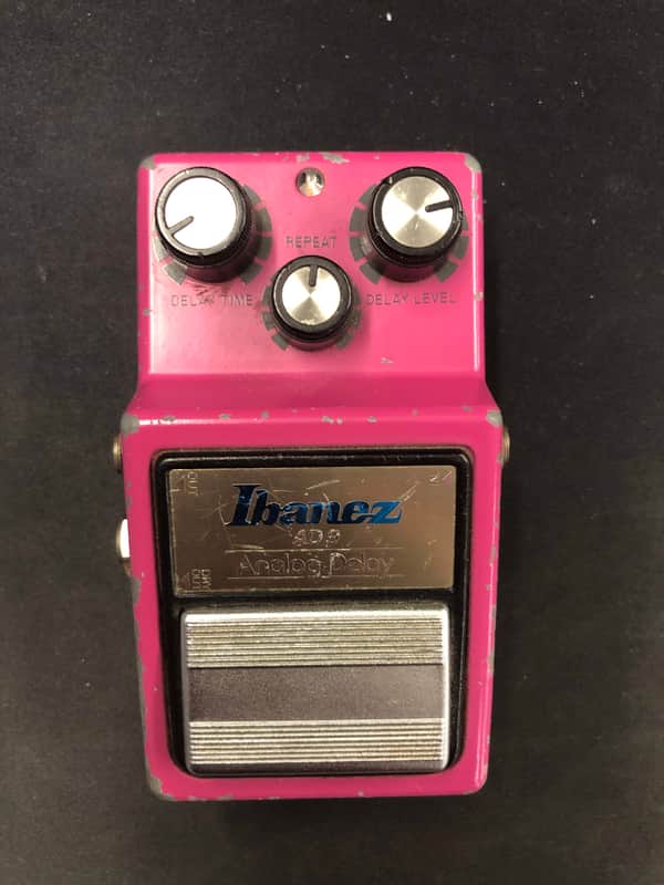 Ibanez アナログディレイ　AD9 Ibanez AD9 Analog Delay Pedal - YouTube