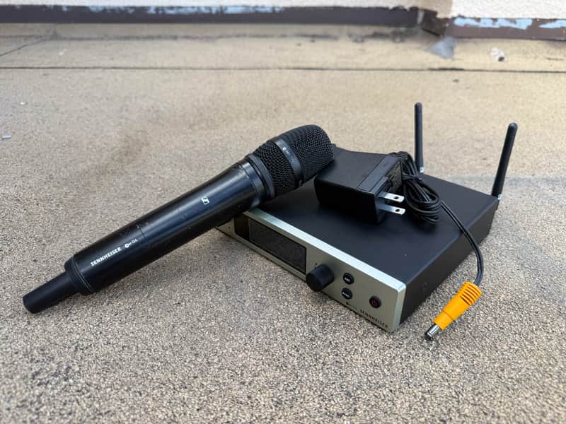 Immagine Sennheiser EW 500 G4-965 Handheld Wireless Microphone System with MMK 965 Capsule (GW1-Band: 558-608 MHz) 2010s - Black - 1