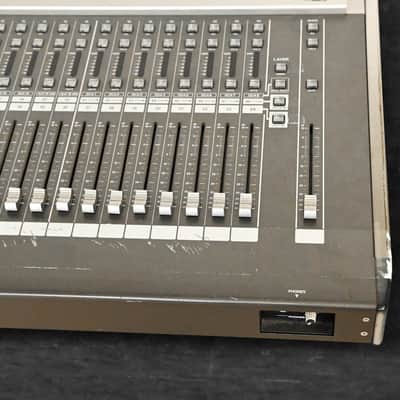 Roland M-400 48-Channel Live Digital Mixing Console CG01RKS Bild 4
