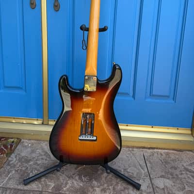 Fender Stevie Ray Vaughan Stratocaster with Pau Ferro Fretboard 2000s 3-Color Sunburst image 9