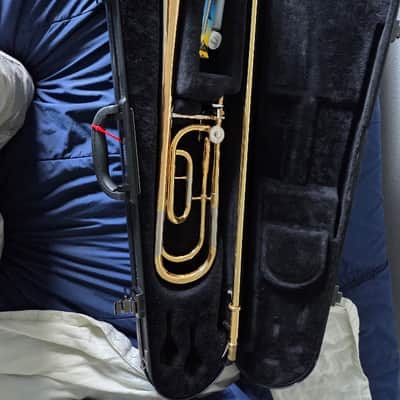 Yamaha YSL-446G Intermediate Bb/F Trombone 2022s - Lacquered Brass image 2