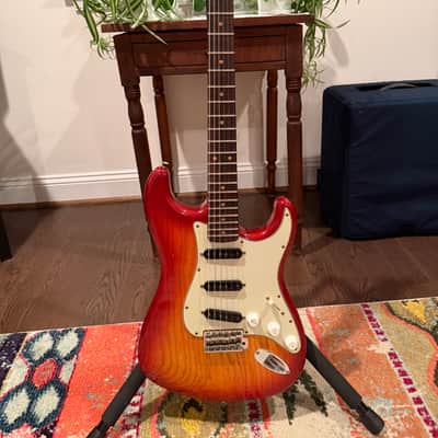 Fender Custom Shop '62 Stratocaster Limited Edition Exclusive Flamethrower Journeyman Relic 2025 Aged Cherry Sunburst image 3