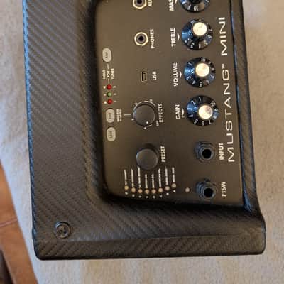 Fender Mustang Mini 7-Watt 1x6.5 Battery-Powered Guitar Combo 2011 - Black image 6