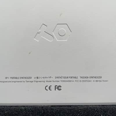 Teenage Engineering OP-1 Portable Synthesizer Workstation 2011 - Present Bild 6