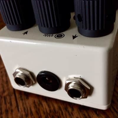 Revival Electric Metric 3 band parametric eq pedal image 5