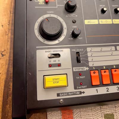 Roland TR-808 Rhythm Composer 1982 - Black image 2