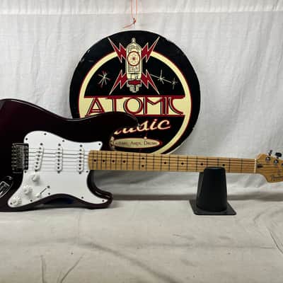Fender Standard Stratocaster 1998 - 2005 | Reverb