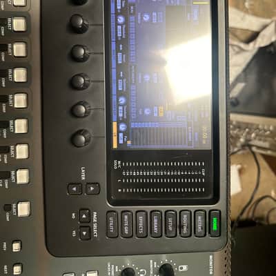 Behringer X32 digital mixer image 8