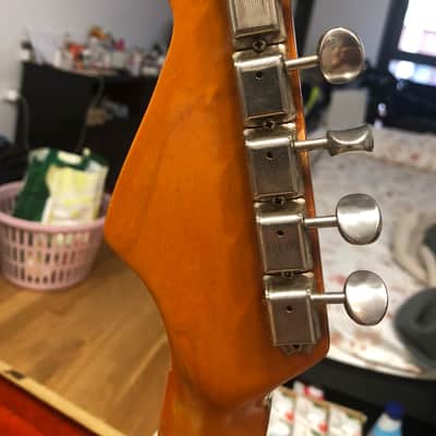 Fender Stratocaster ‘62 AVRI (American Vintage Reissue) Fullerton Plant/Era (1982/83) (Pre-Custom Shop) 3 tone sunburst image 5