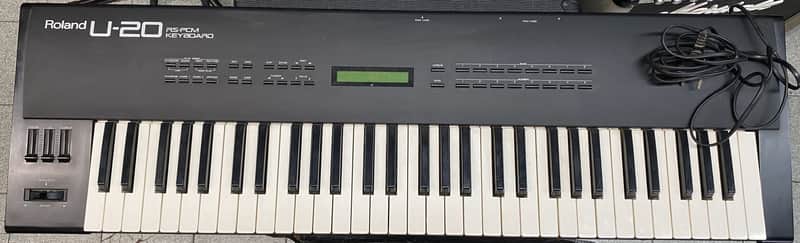 Roland U-20 61-Key RS-PCM Synthesizer For Parts / Repair