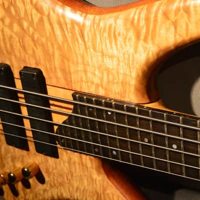 Surine 5 String Bass Guitar Quest Series flamed maple spectacular NTVII 5 active image 3