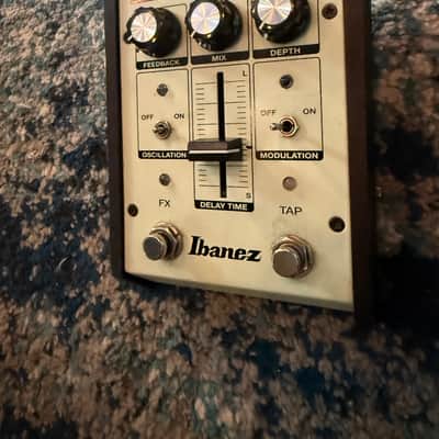 Ibanez ES2 Echo Shifter | Reverb